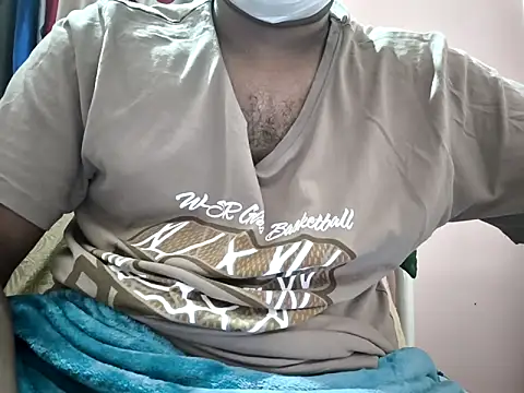 Snapshot of mallu_boy_23 chatting on 10/03/25, 10:07 mallu boy 23 online show from 10/03/25, 10:07