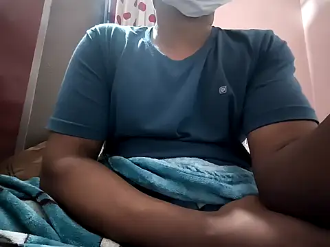 Snapshot of mallu_boy_23 chatting on 10/05/25, 06:28 mallu boy 23 online show from 10/05/25, 06:28