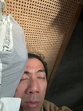 Snapshot of HenryLee1983-cums chatting on 10/02/25, 11:34 HenryLee1983-cums online show from 10/02/25, 11:34