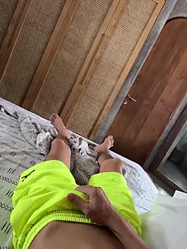 Snapshot of HenryLee1983-cums chatting on 10/05/25, 02:10 HenryLee1983-cums online show from 10/05/25, 02:10