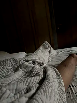 Snapshot of HenryLee1983-cums chatting on 10/29/25, 11:50 HenryLee1983-cums online show from 10/29/25, 11:50