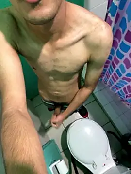 Snapshot of feetbooy chatting on 12/20/25, 01:29 feetbooy online show from 12/20/25, 01:29