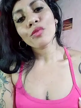 Snapshot of majito30 chatting on 10/20/25, 01:22 majito30 online show from 10/20/25, 01:22