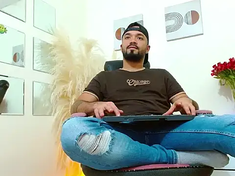 mathewv  online show from 10/11/25, 11:03