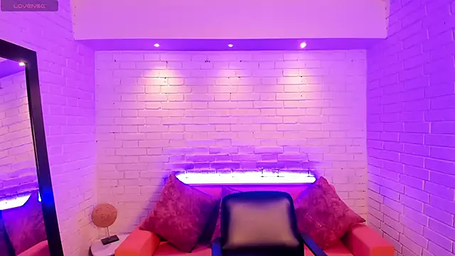 VenusCooper online show from 11/04/25, 07:24