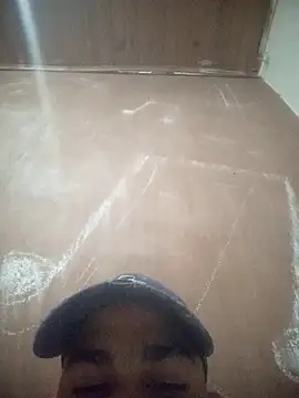 Snapshot of mestre637 chatting on 10/02/25, 06:04 mestre637 online show from 10/02/25, 06:04