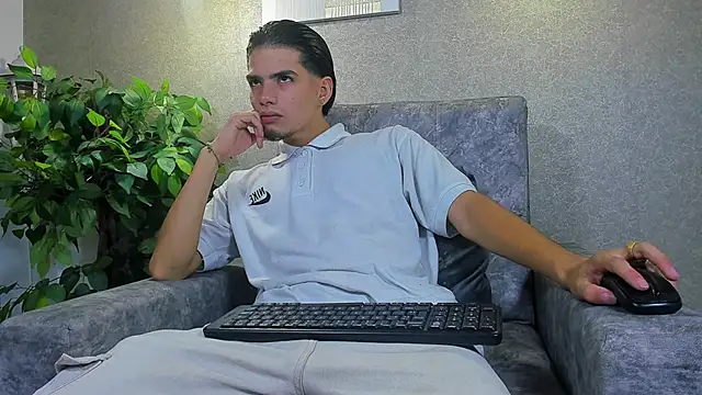 Axelwiliams online show from 11/17/25, 05:46