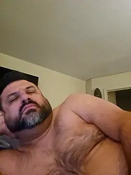 Roddog18 online show from 12/05/25, 01:31