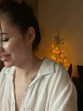 Snapshot of AlmaryKim chatting on 12/25/24, 12:27 AlmaryKim online show from 12/25/24, 12:27