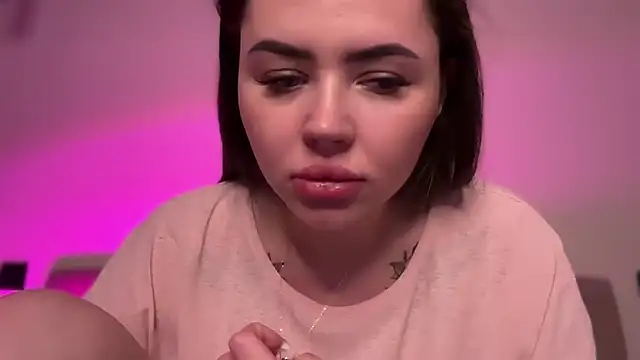 Snapshot of AlmaryKim chatting on 11/28/25, 09:06 AlmaryKim online show from 11/28/25, 09:06