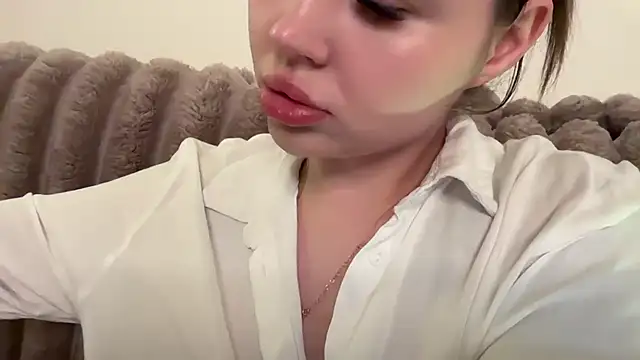 AlmaryKim online show from 06/04/26, 08:04