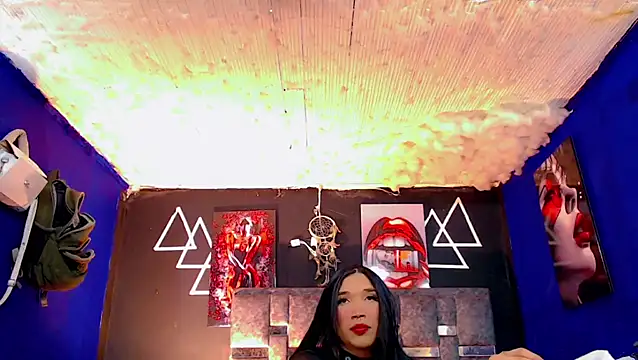 Snapshot of Fersexy_Dolls chatting on 10/06/25, 04:10 Fersexy Dolls online show from 10/06/25, 04:10