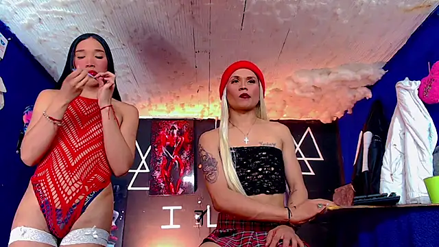 Snapshot of Fersexy_Dolls chatting on 11/03/25, 02:24 Fersexy Dolls online show from 11/03/25, 02:24