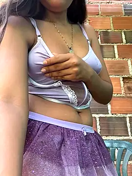 Snapshot of Sweed-virgin-pussy chatting on 10/31/25, 02:40 Sweed-virgin-pussy online show from 10/31/25, 02:40