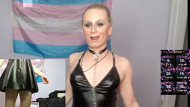 Snapshot of cinderellie chatting on 11/16/25, 05:57 cinderellie online show from 11/16/25, 05:57