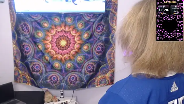 Snapshot of cinderellie chatting on 11/27/25, 02:35 cinderellie online show from 11/27/25, 02:35