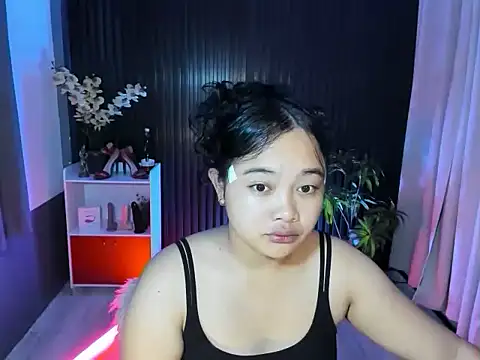 Snapshot of UrFavouriteCravings chatting on 10/29/25, 12:46 UrFavouriteCravings online show from 10/29/25, 12:46