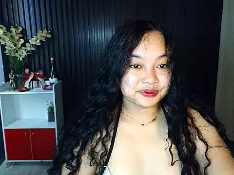 Snapshot of UrFavouriteCravings chatting on 11/20/25, 12:44 UrFavouriteCravings online show from 11/20/25, 12:44