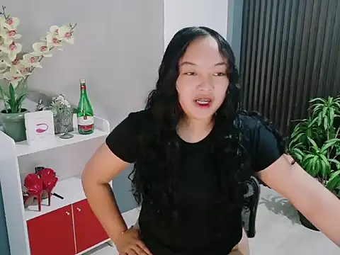 UrFavouriteCravings online show from 02/05/26, 01:43