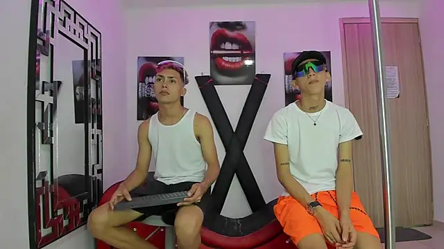 VERY HOT GUYS online show from 11/16/25, 01:33