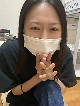 Snapshot of mia2_jp chatting on 10/08/25, 05:05 mia2 jp online show from 10/08/25, 05:05