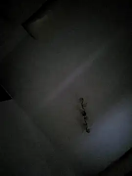 Snapshot of rezzzze chatting on 10/25/25, 08:22 rezzzze online show from 10/25/25, 08:22