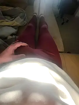 Snapshot of rezzzze chatting on 11/22/25, 02:38 rezzzze online show from 11/22/25, 02:38