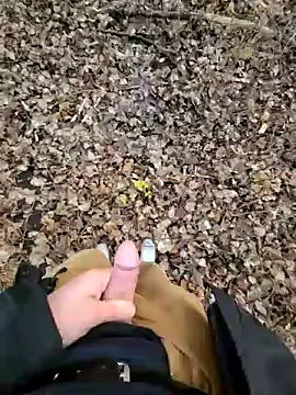 Snapshot of rezzzze chatting on 01/17/26, 07:46 rezzzze online show from 01/17/26, 07:46