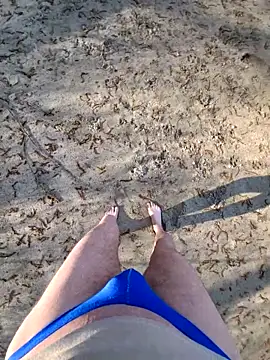 Snapshot of rezzzze chatting on 03/19/26, 09:02 rezzzze online show from 03/19/26, 09:02