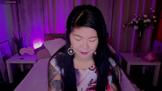 BeckySunday online show from 10/13/25, 05:51