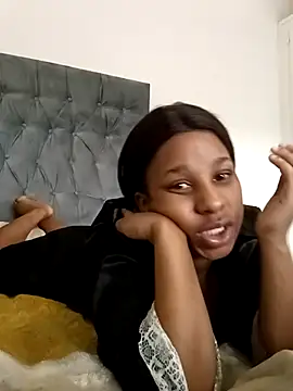 Snapshot of MissBubbles04 chatting on 10/12/25, 07:07 MissBubbles04 online show from 10/12/25, 07:07