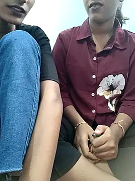 Unique girls90 online show from 01/10/26, 05:31