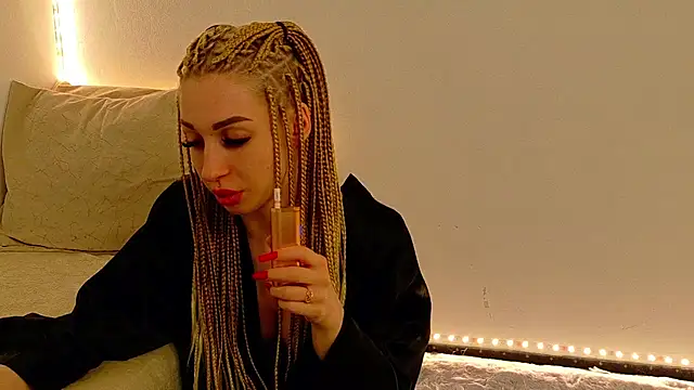 Sia a online show from 12/15/25, 07:01