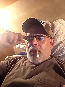 DeeBestEver online show from 11/24/25, 04:56