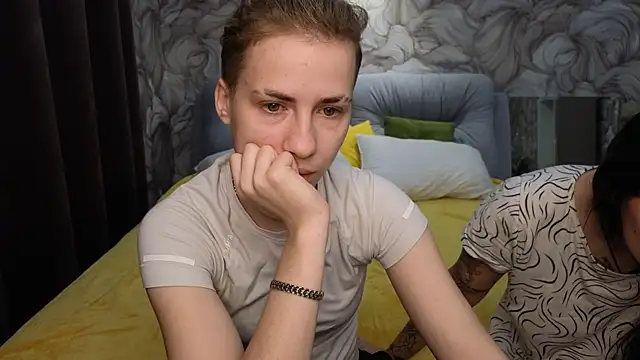 Snapshot of Mary_12 chatting on 10/06/25, 08:34 Mary 12 online show from 10/06/25, 08:34