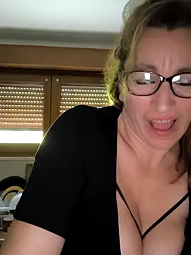 Fifi83Bell online show from 03/07/26, 02:25