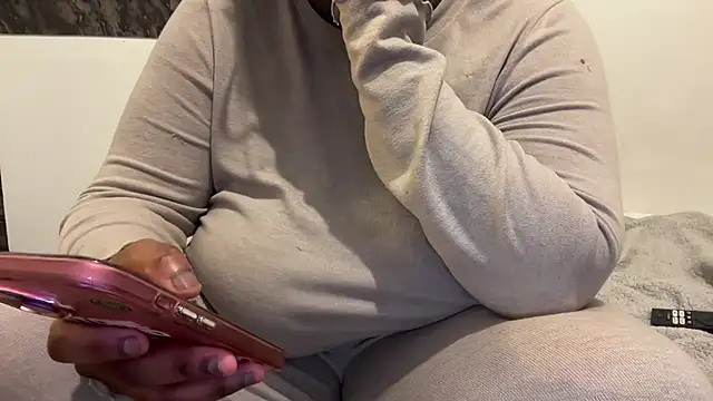 Snapshot of nanaisbackk chatting on 10/29/25, 08:54 nanaisbackk online show from 10/29/25, 08:54