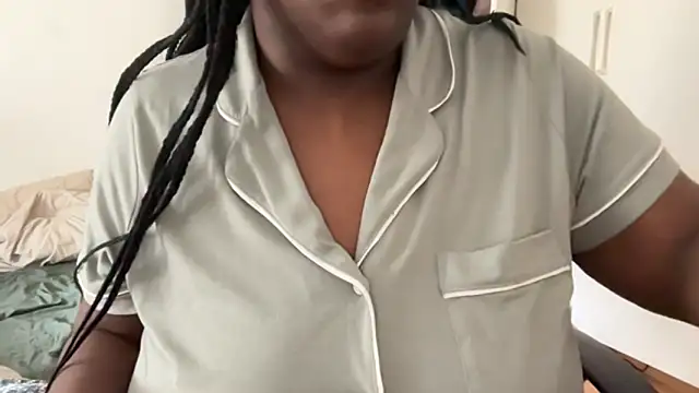 nanaisbackk online show from 04/05/26, 12:35