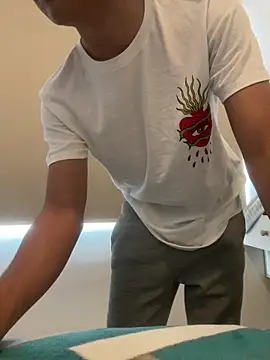 Snapshot of Davomg chatting on 02/24/26, 05:33 Davomg online show from 02/24/26, 05:33