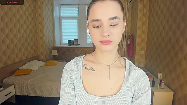 Snapshot of JinnyMcie chatting on 11/09/25, 10:02 JinnyMcie online show from 11/09/25, 10:02