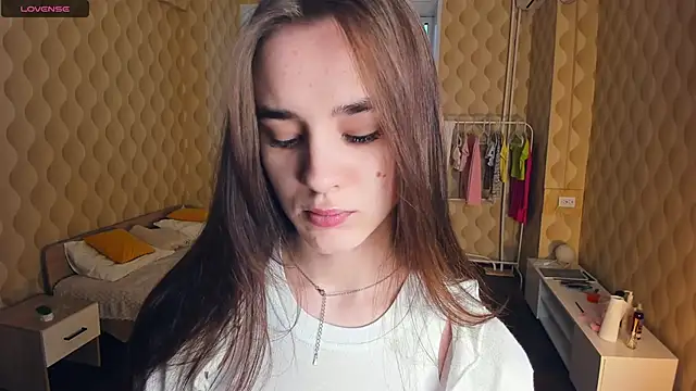 Snapshot of JinnyMcie chatting on 12/21/25, 12:12 JinnyMcie online show from 12/21/25, 12:12