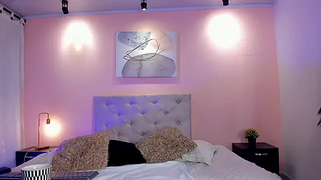 scarlettvelvet  online show from 10/04/25, 12:25