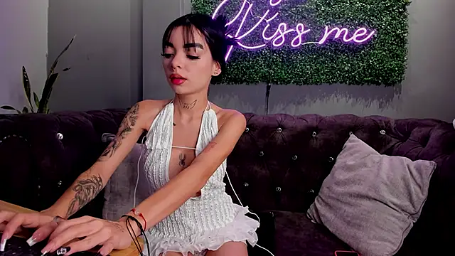 scarlettvelvet  online show from 11/09/25, 01:42