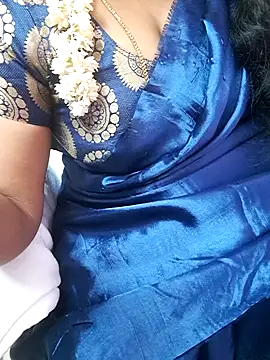 Snapshot of Tamil_Ammani chatting on 10/11/25, 05:44 Tamil Ammani online show from 10/11/25, 05:44