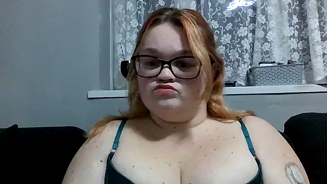 Snapshot of Curvy-AmyX chatting on 11/16/25, 10:59 Curvy-AmyX online show from 11/16/25, 10:59