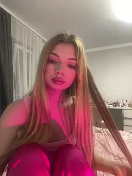 Snapshot of _Siennaaa_ chatting on 02/06/26, 10:57 Siennaaa online show from 02/06/26, 10:57