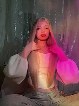 Snapshot of _Siennaaa_ chatting on 02/27/26, 06:08 Siennaaa online show from 02/27/26, 06:08