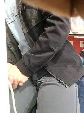 Snapshot of chougegg0214 chatting on 10/28/25, 01:20 chougegg0214 online show from 10/28/25, 01:20