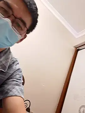 Snapshot of chougegg0214 chatting on 10/31/25, 03:02 chougegg0214 online show from 10/31/25, 03:02