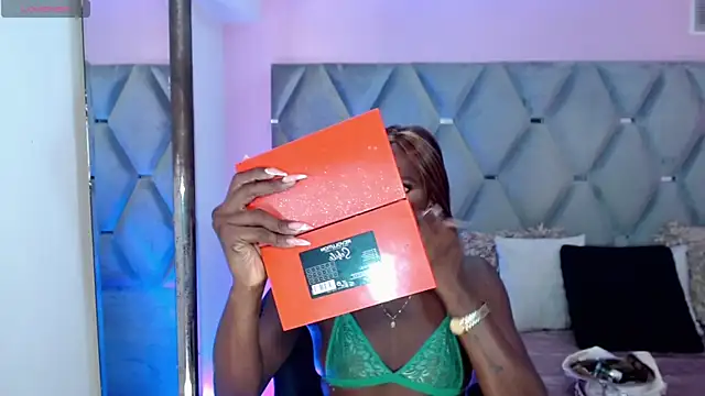 Miranda Collins online show from 11/17/25, 10:54